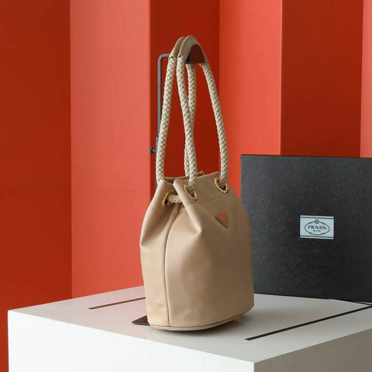 Picture of Prada Handbags _SKUfw196540046fw